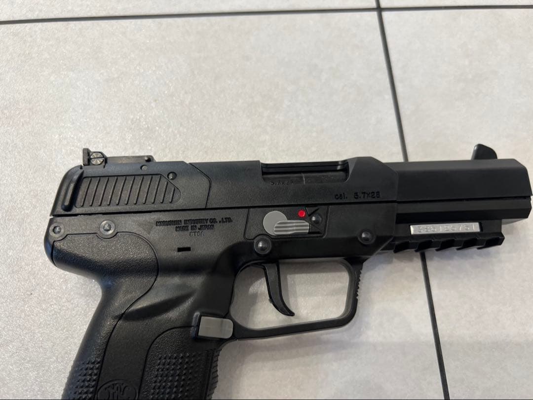 マルシンCO2ガスガン FN Five-seveN