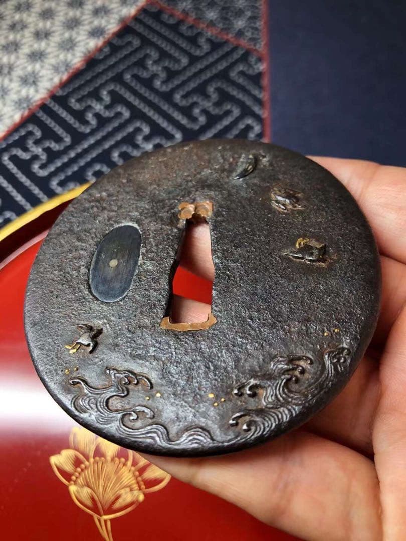 刀剣美術 日本刀鍔 銀象嵌金銀象嵌鍔　鉄地金銀象嵌容彫片切彫