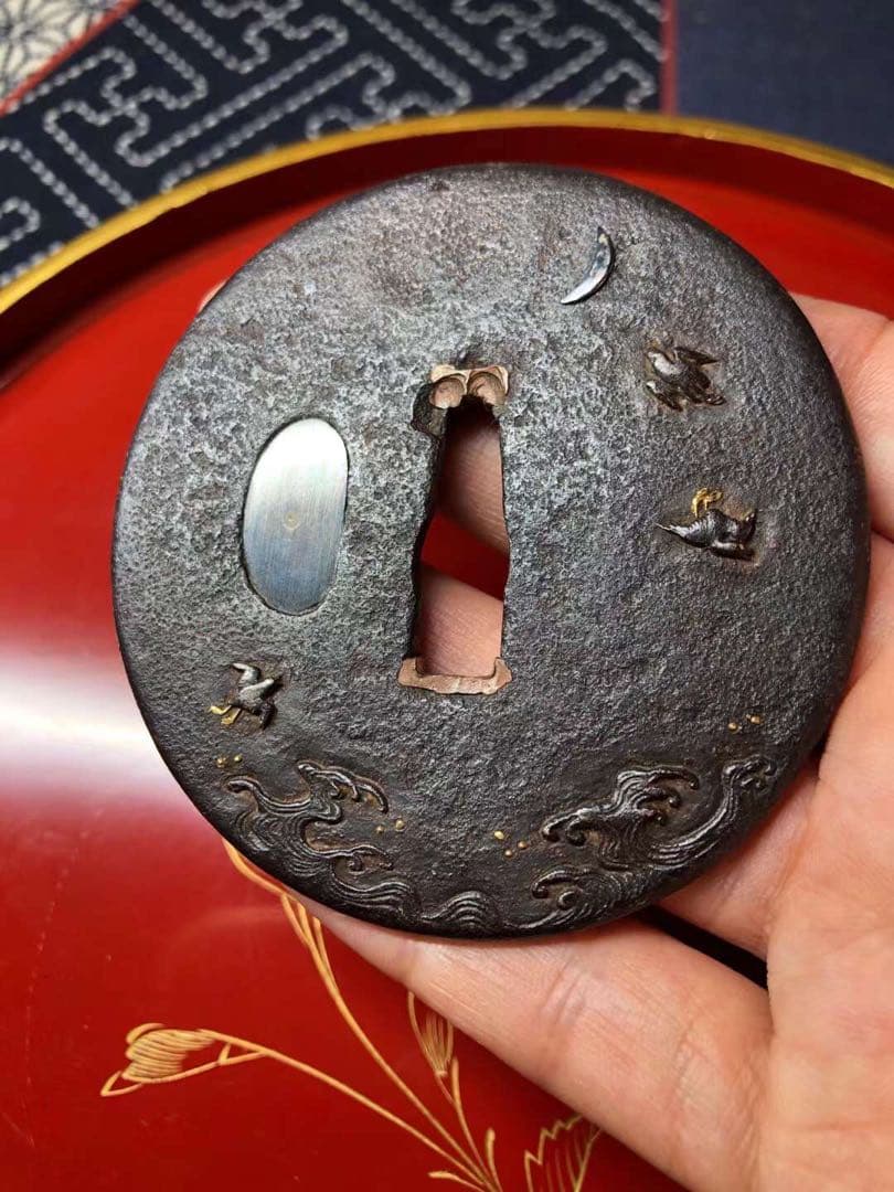 刀剣美術 日本刀鍔 銀象嵌金銀象嵌鍔　鉄地金銀象嵌容彫片切彫