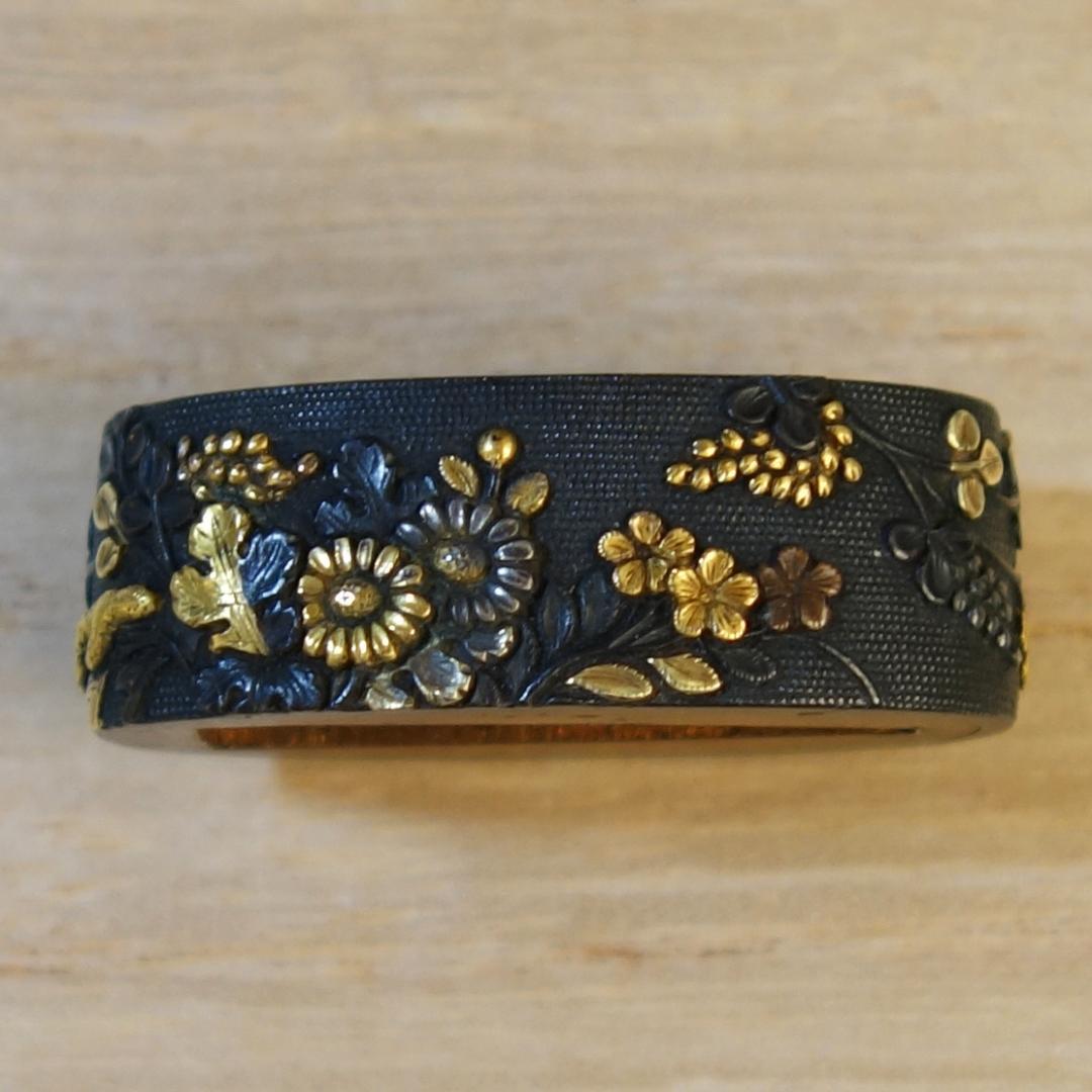 【 赤銅魚子地 金銀銅象嵌 草花図縁 】刀装具 縁頭 鍔 鐔 日本刀 武具 骨董