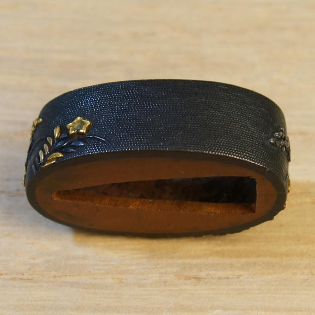 【 赤銅魚子地 金銀銅象嵌 草花図縁 】刀装具 縁頭 鍔 鐔 日本刀 武具 骨董