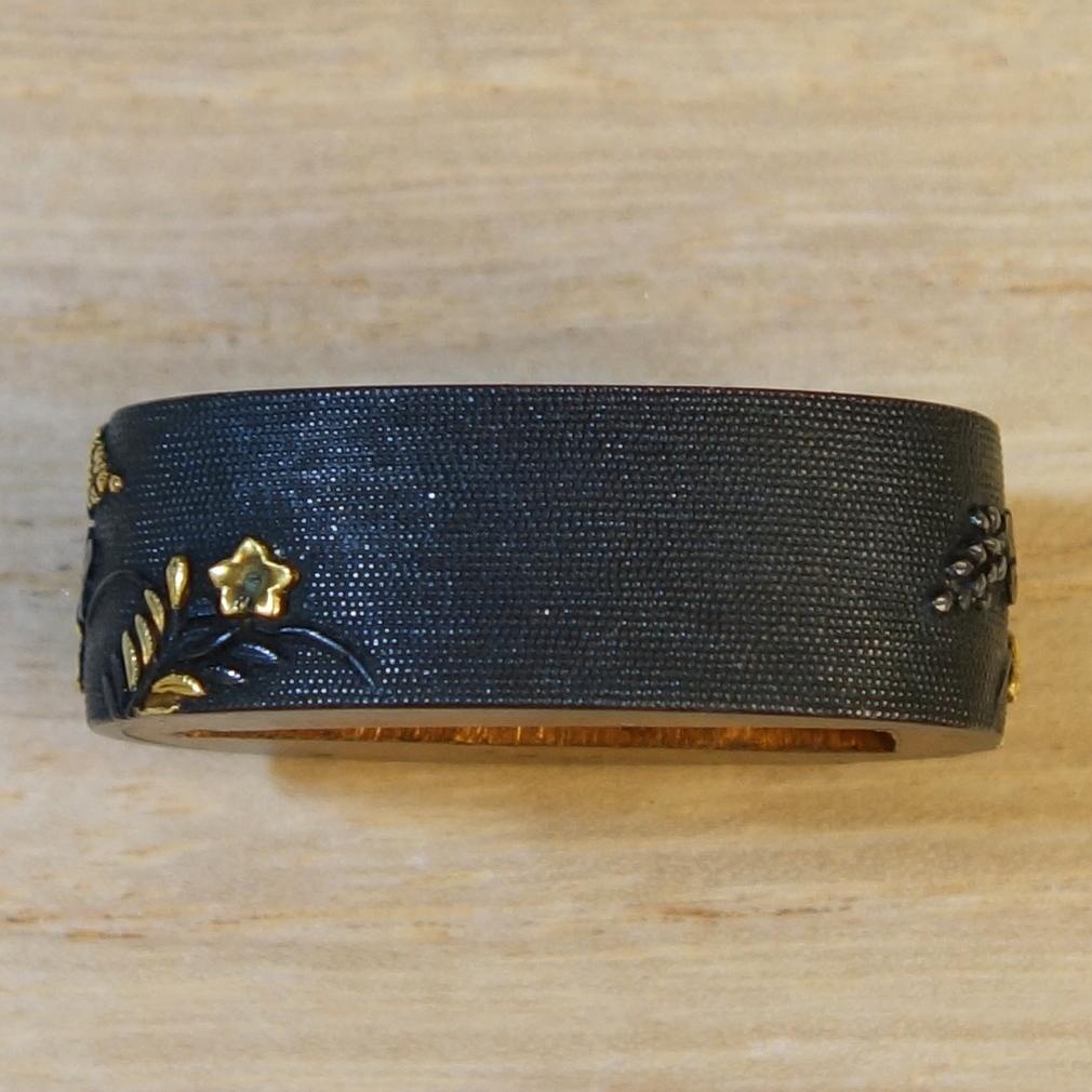 【 赤銅魚子地 金銀銅象嵌 草花図縁 】刀装具 縁頭 鍔 鐔 日本刀 武具 骨董