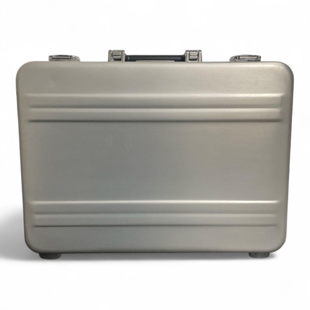 ゼロハリバートン アタッシュケース アルミ シルバー 鍵付き