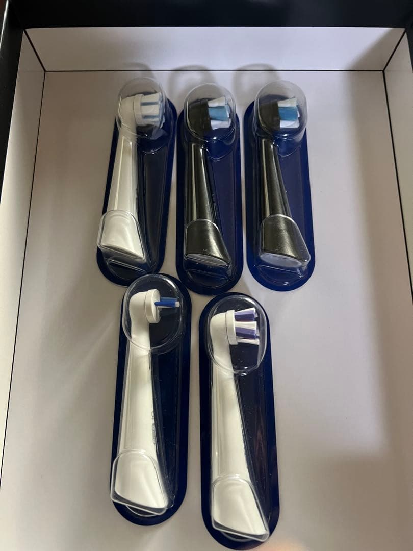 値下げ【箱・取り説無し おまけあり】ブラウンio10 電動歯ブラシ