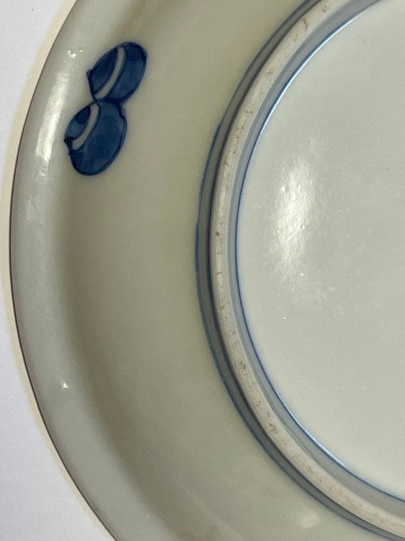 青白磁 龍絵皿 木箱入り陶器の皿。