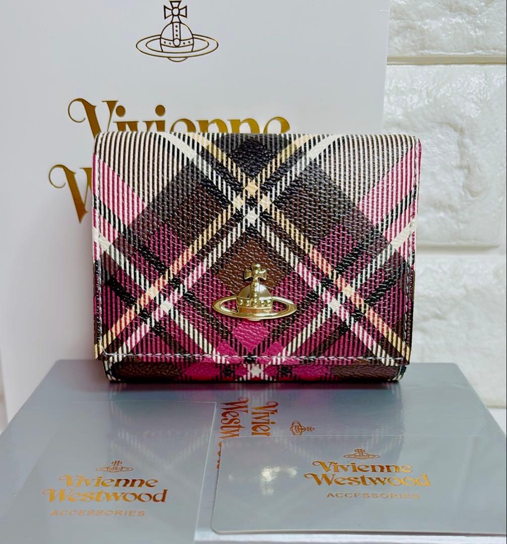 【ショッパー付き◇新品】可愛い ヴィヴィアン・ウエストウッド　三つ折り財布