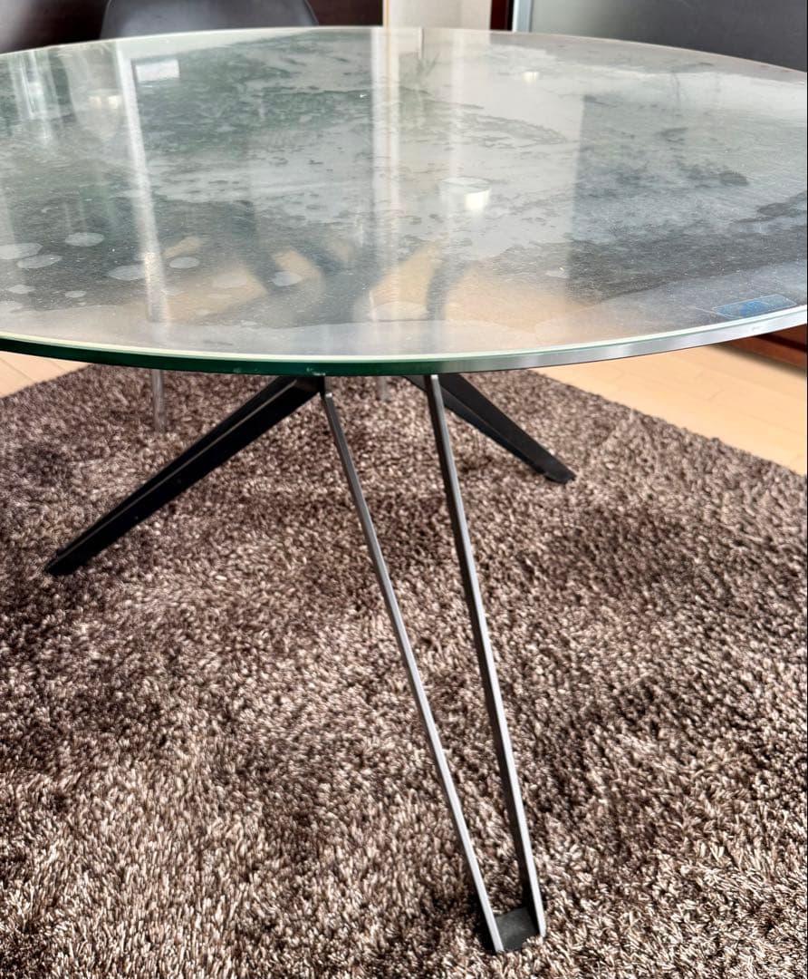 クラスティーナ円形ガラステーブル