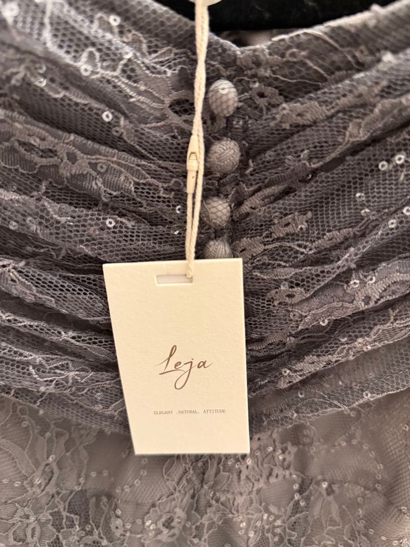 新品タグ付き！Leja グレー オフショルレースドレス Sサイズ