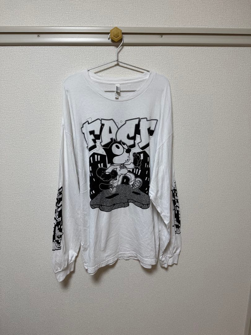 FACT ロングTシャツ