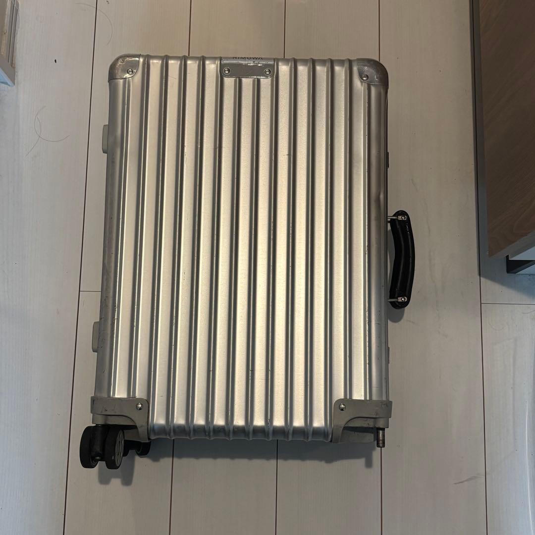 RIMOWA リモワ クラシック キャビン 4輪 機内持ち込み可　タイヤ2つ破損
