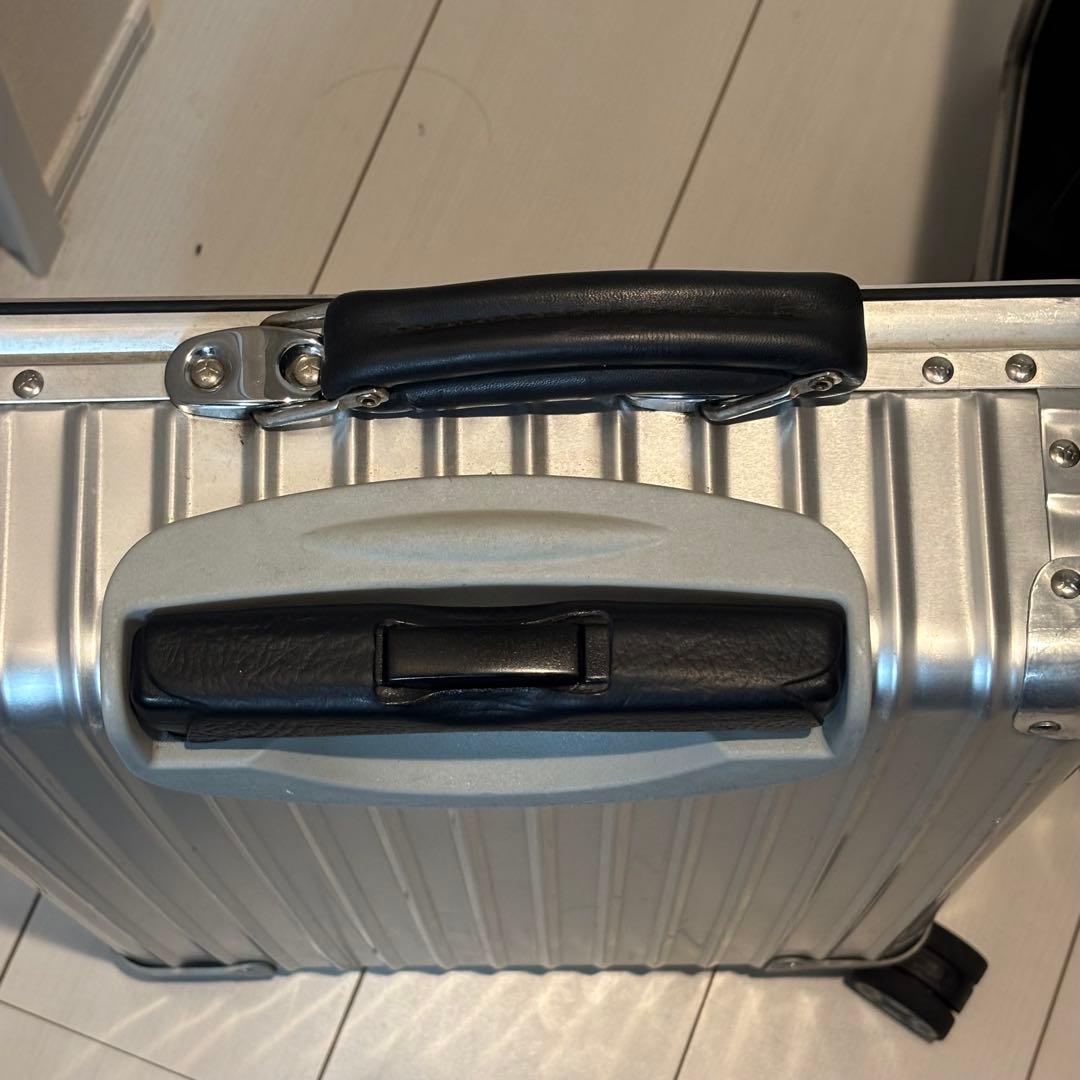 RIMOWA リモワ クラシック キャビン 4輪 機内持ち込み可　タイヤ2つ破損