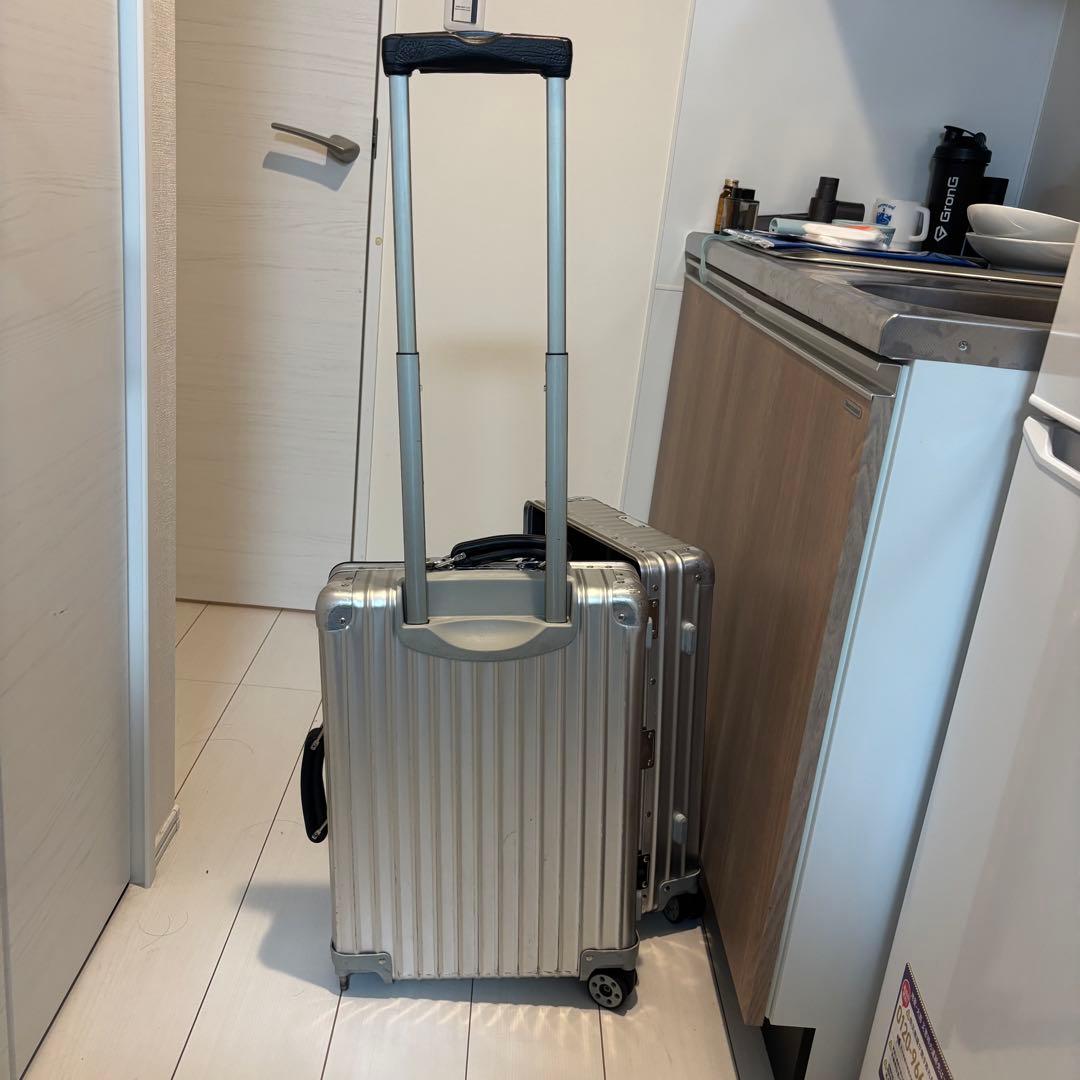 RIMOWA リモワ クラシック キャビン 4輪 機内持ち込み可　タイヤ2つ破損