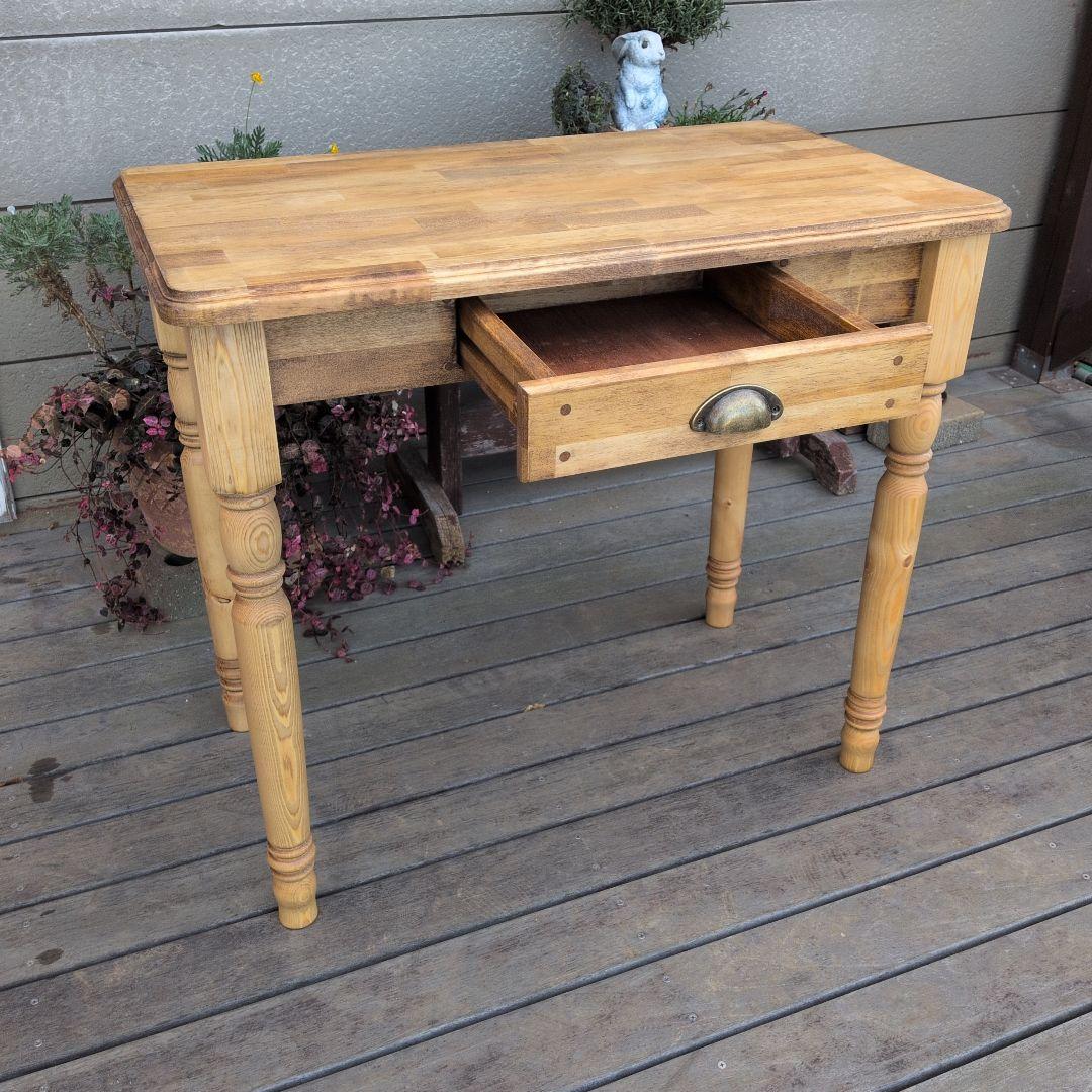 ろくろ脚のパソコンデスク