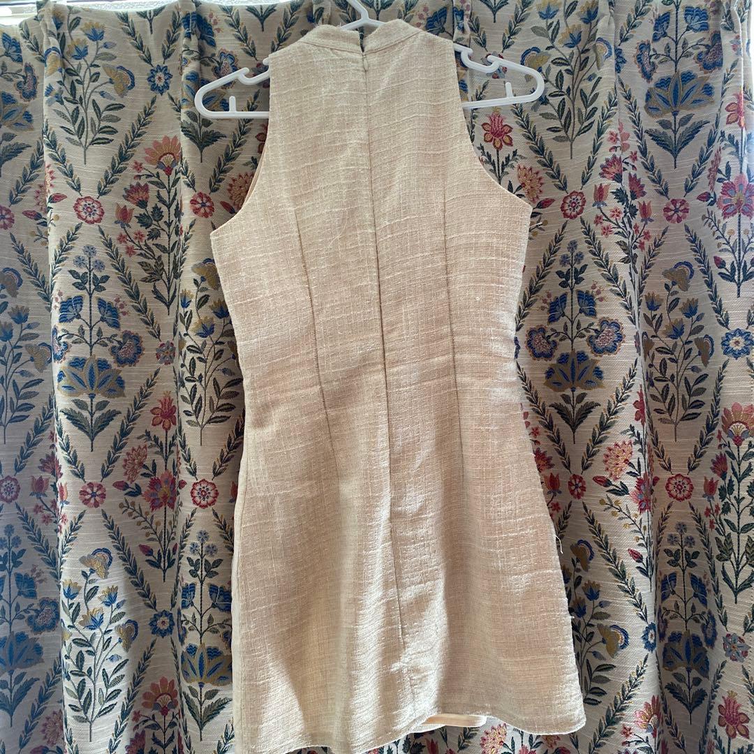 ローブドフルール　アイボリー ハイネックドレス ビジュー付き