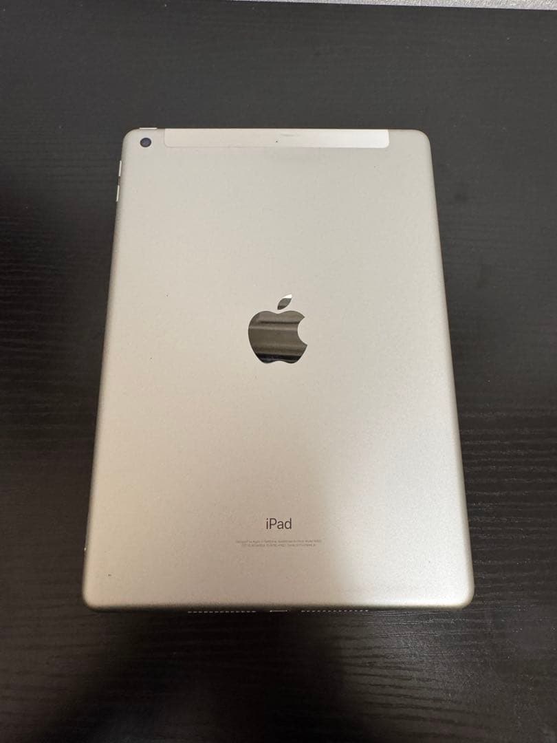 iPad 第5世代　A1823 32GB シルバー　SIM無し