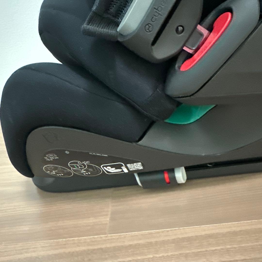 cybex 車用チャイルドシート 保護マット付き⭐︎