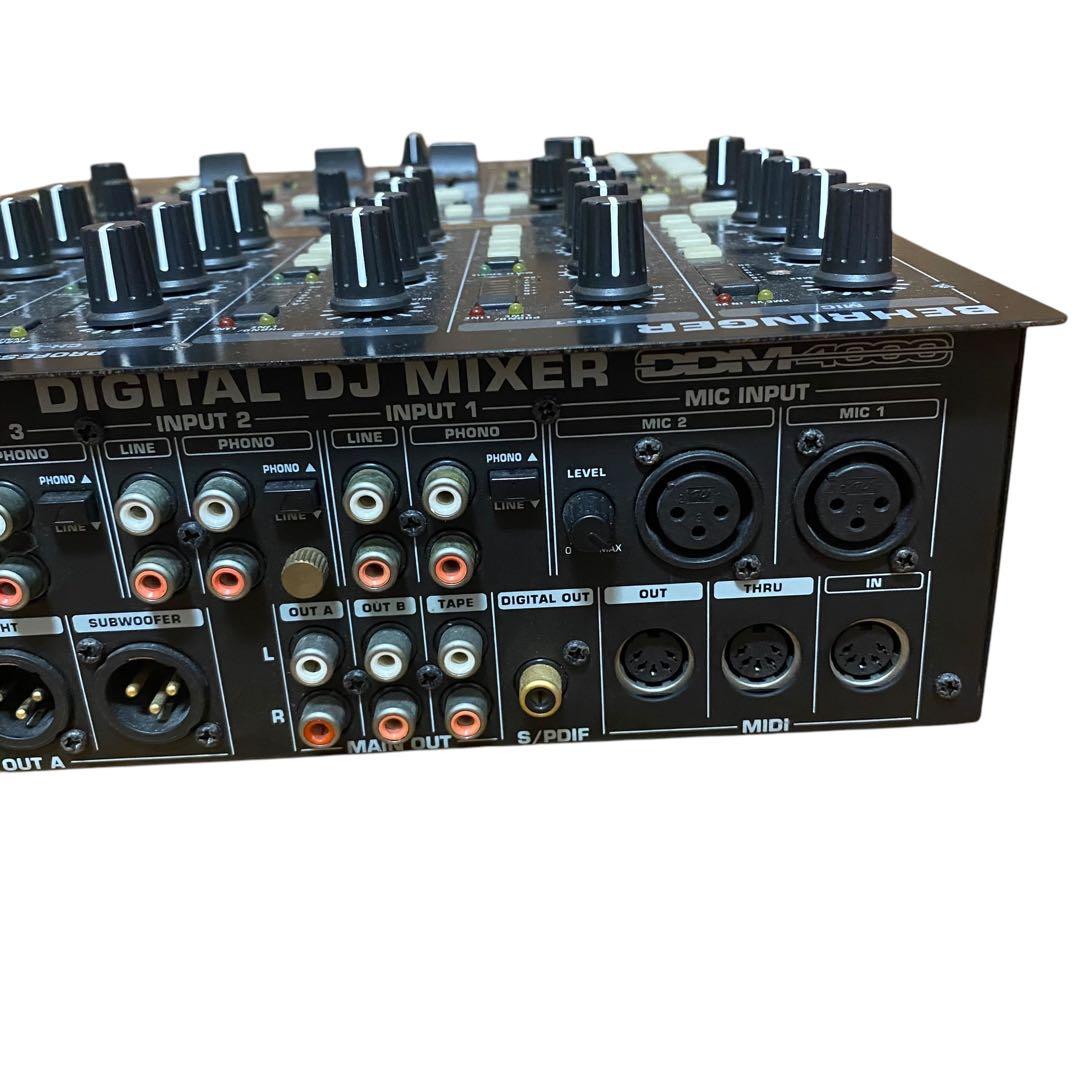 【動作品】　べリンガー　DJミキサー　DDM4000