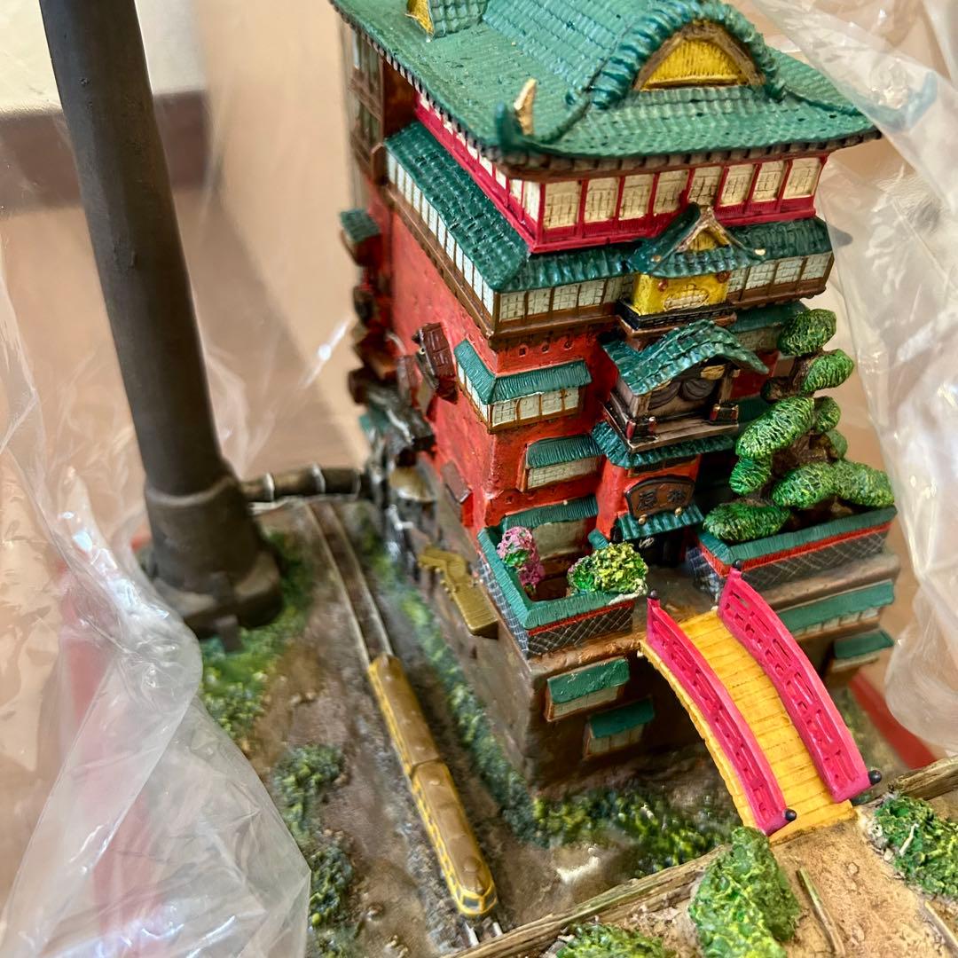 新品 千と千尋の神隠し 油屋 ジオラマ フィギュア