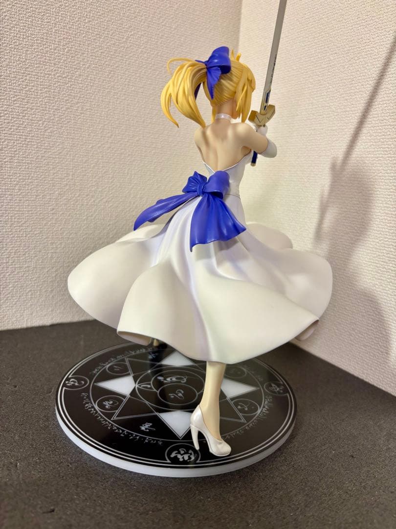 リニューアル版　セイバー　白ドレス　ベルファイン　Fate フィギュア　FGO