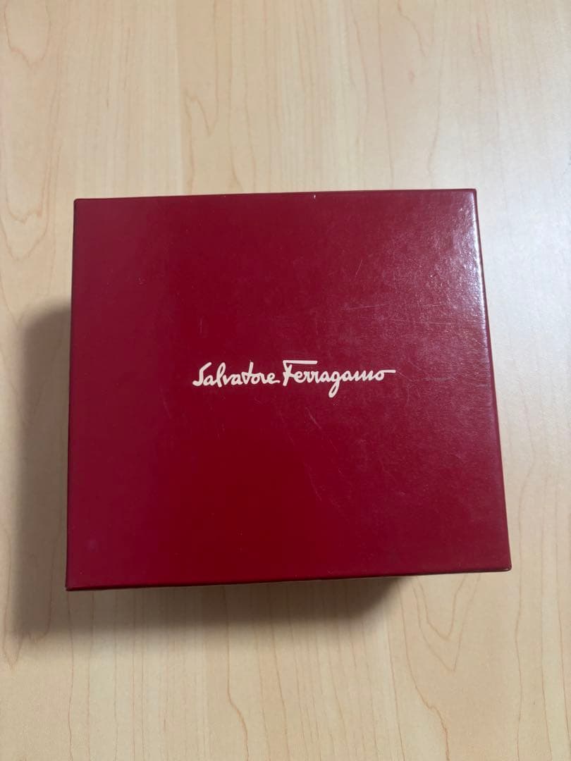 Ferragamoフェラガモ　ケース　ヴァラリボン　ブラック
