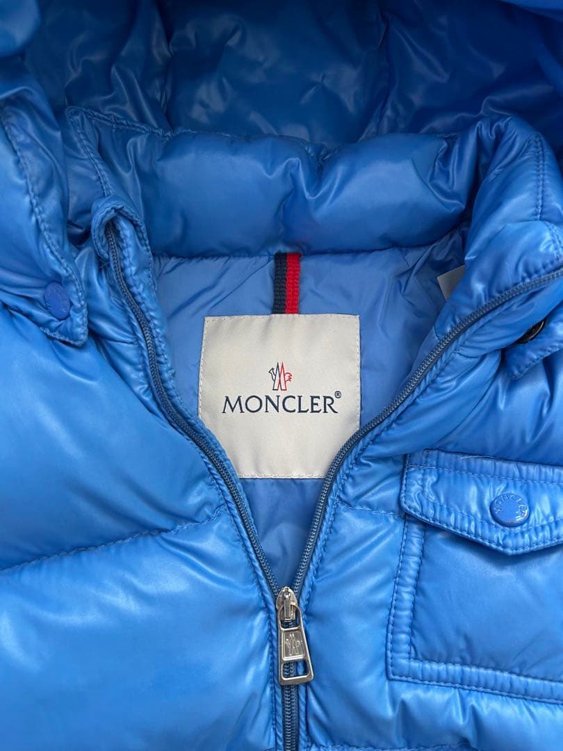 MONCLER フード付きダウンジャケット 青