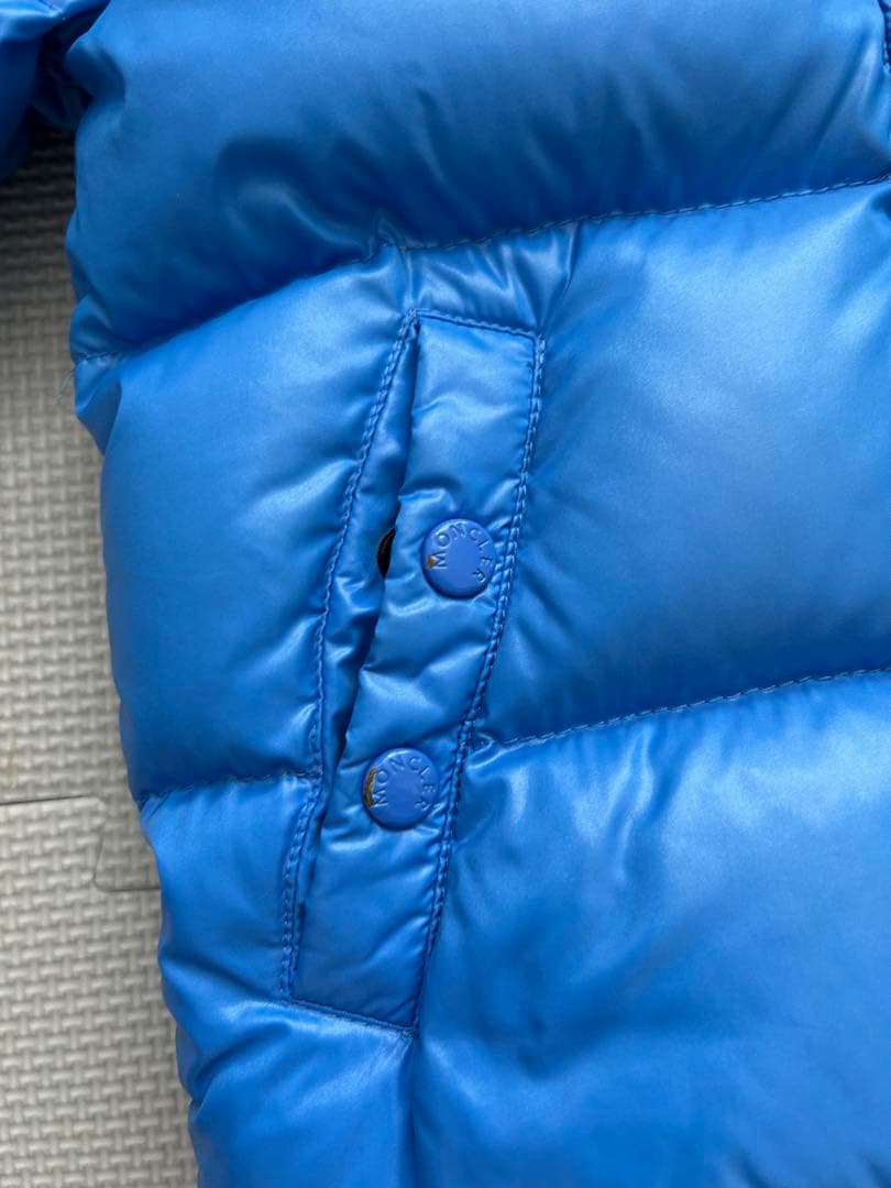 MONCLER フード付きダウンジャケット 青