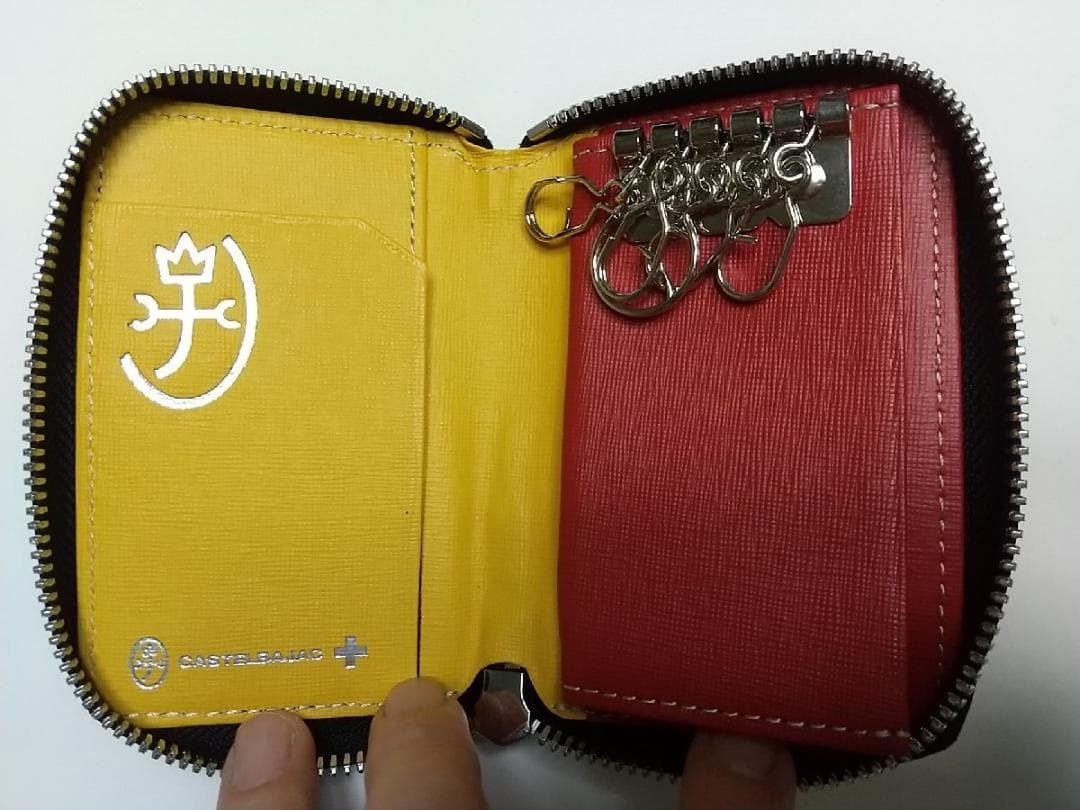 M カステルバジャック キーケース ＲF パス付 ホワイト　グリーン二つ折り財布