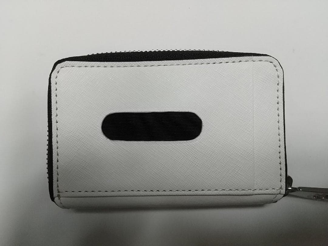 M カステルバジャック キーケース ＲF パス付 ホワイト　グリーン二つ折り財布