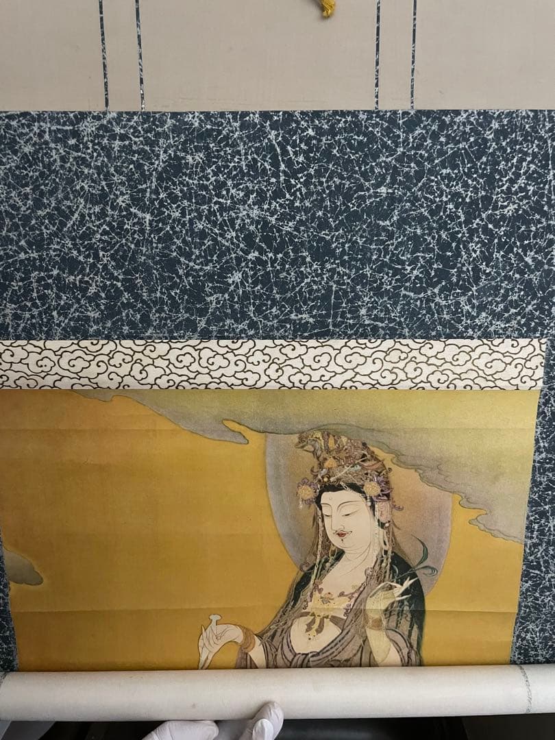 國寳 【狩野芳崖 悲母観音 】骨董品 アンティーク 日本 掛け軸 中国 美術品。