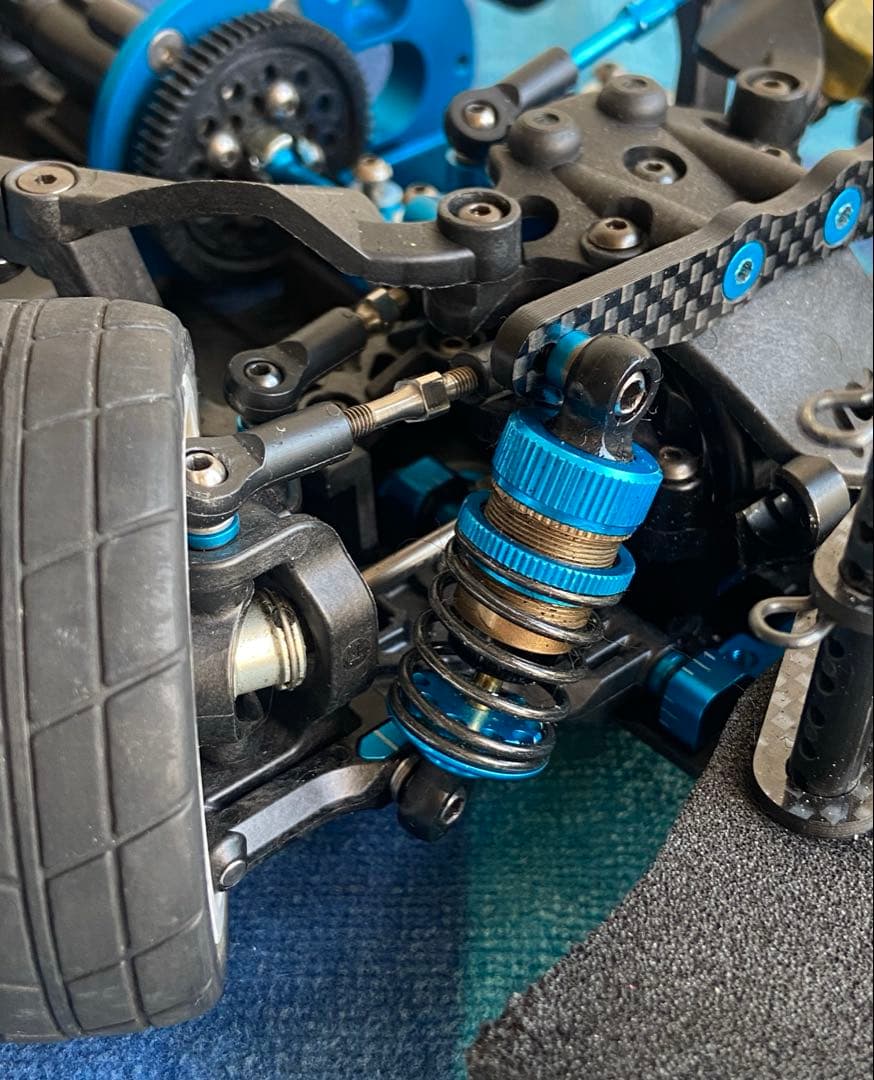 タミヤTB05-TB05R仕上げ　希少アルミロアバルク前後装着、アルミデフ付き