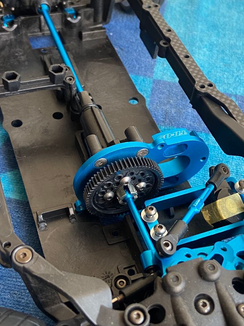 タミヤTB05-TB05R仕上げ　希少アルミロアバルク前後装着、アルミデフ付き