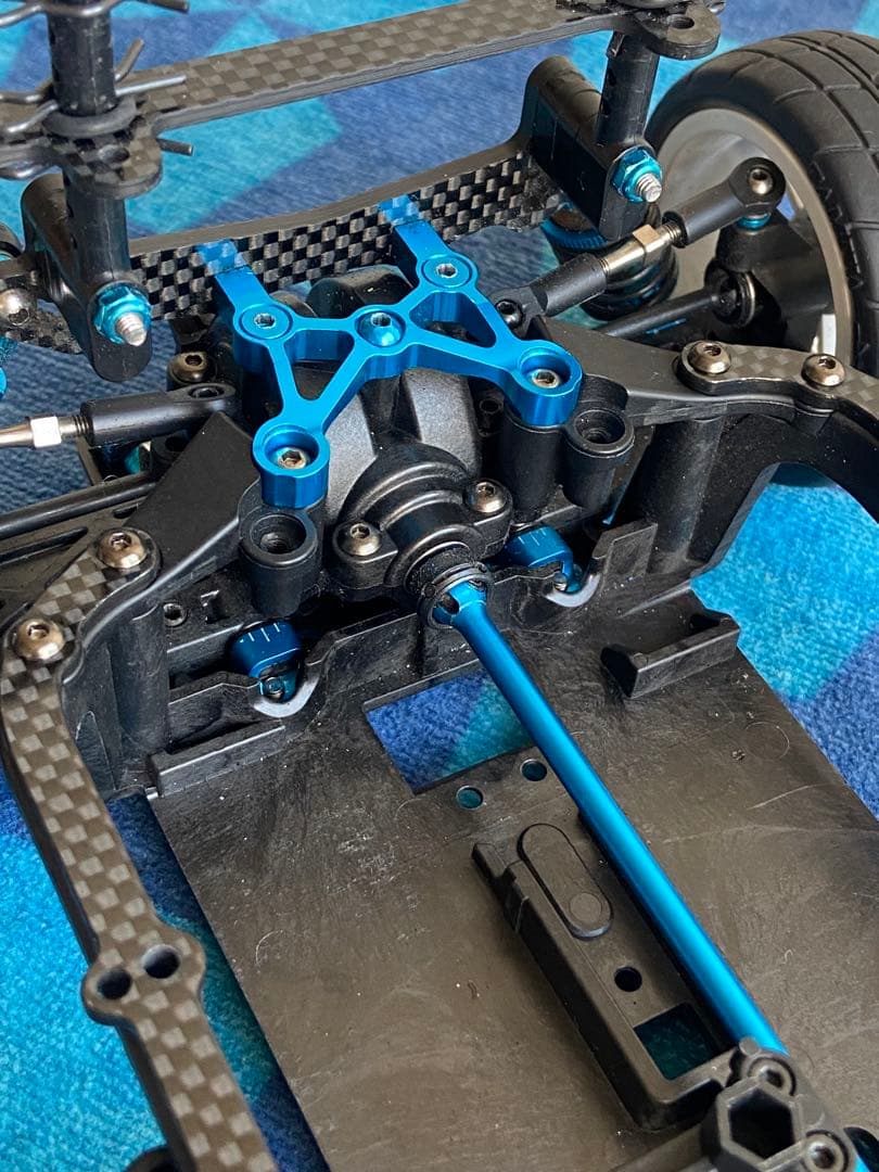 タミヤTB05-TB05R仕上げ　希少アルミロアバルク前後装着、アルミデフ付き