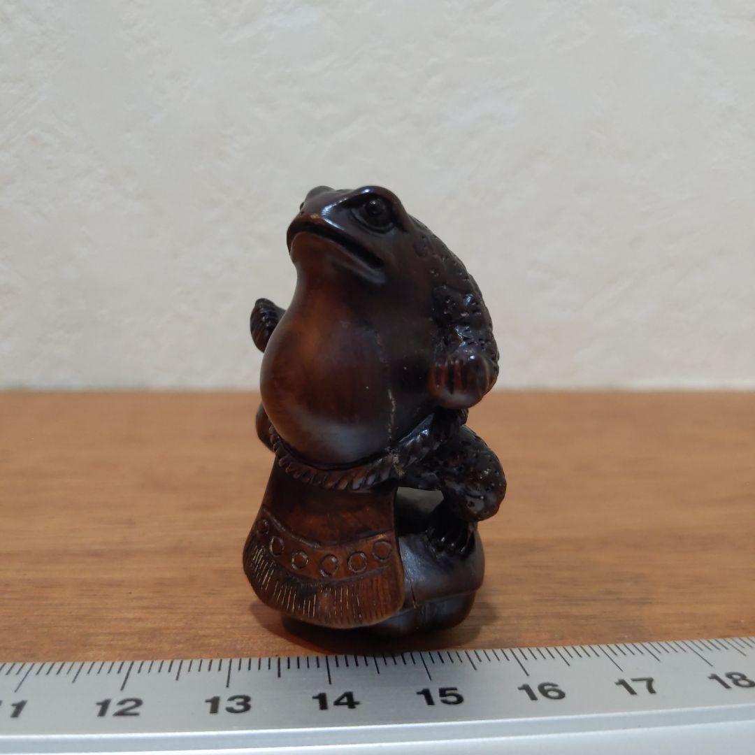 時代提物 木彫根付【蝦蟇力士 横綱土俵入り】高約5cm 横約3.4cm 重21ｇ