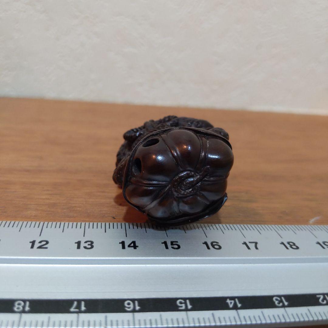 時代提物 木彫根付【蝦蟇力士 横綱土俵入り】高約5cm 横約3.4cm 重21ｇ