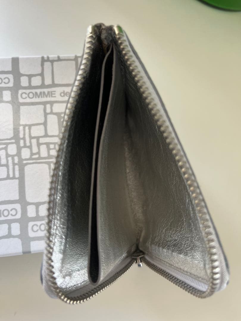 COMME des GARCONS L字型 ZIPウォレット シルバー