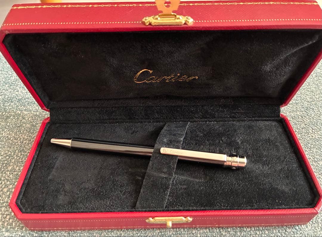 ひ*よ様 カルティエ ロゴボールペン COST0046 ボックス付き　ブラック×