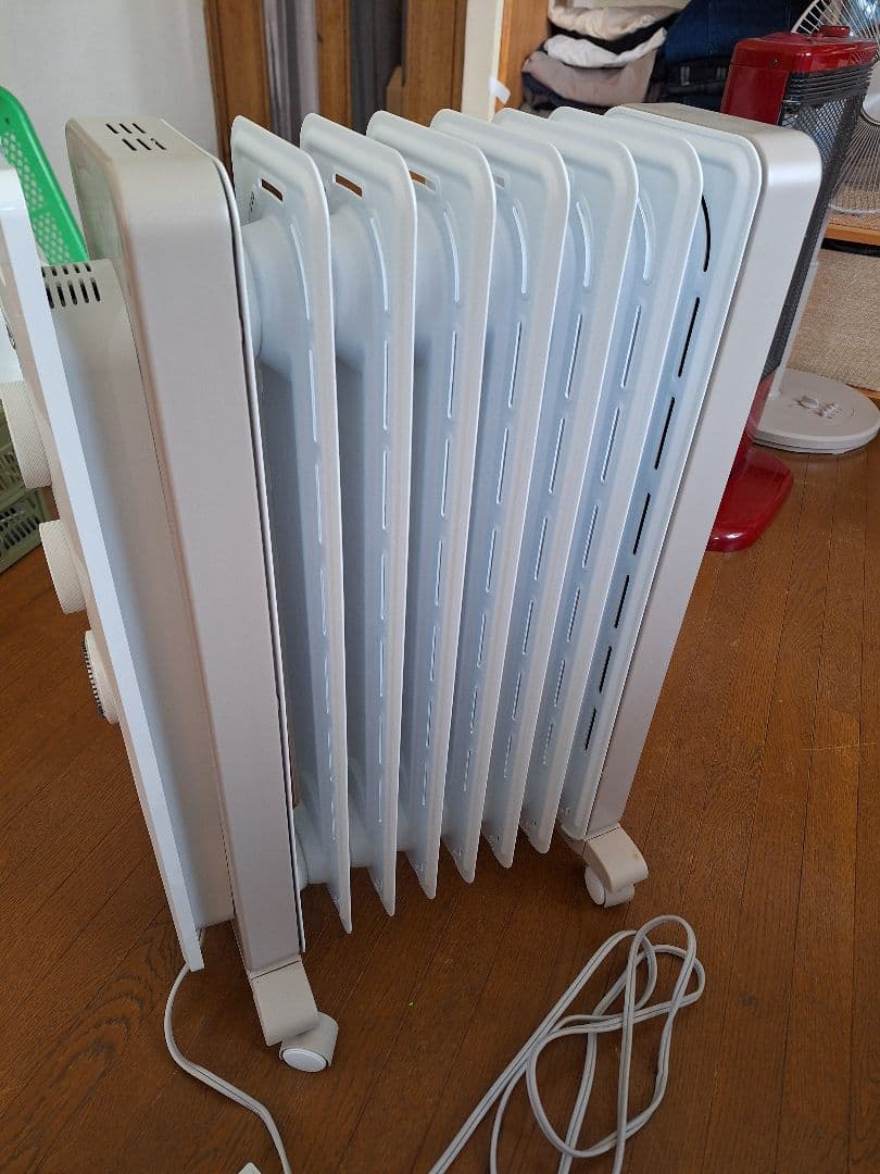 デロンギ ヴェルティカルオイルヒーター