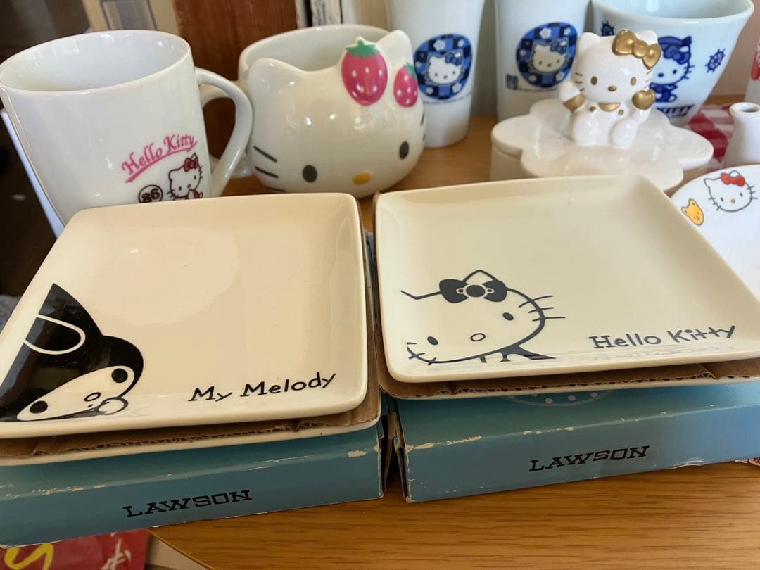 昭和レトロ　サンリオハローキティ　非売品　未使用　多数　ぬいぐるみ　食器　大量