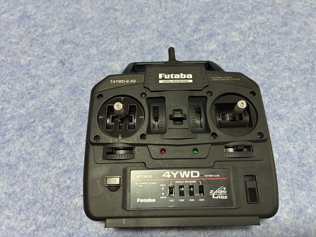 Futaba ATTACK 4YWD-2.4G ラジコン送信機