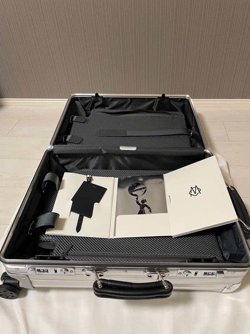【未使用】RIMOWA キャリーケース