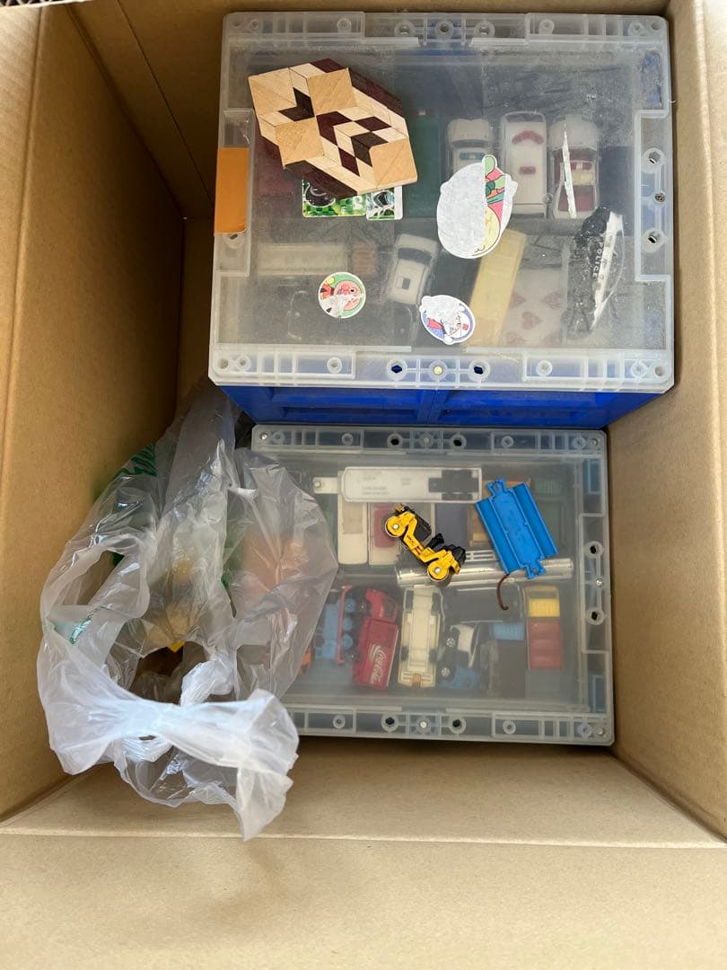 ミニカーとおもちゃのセット