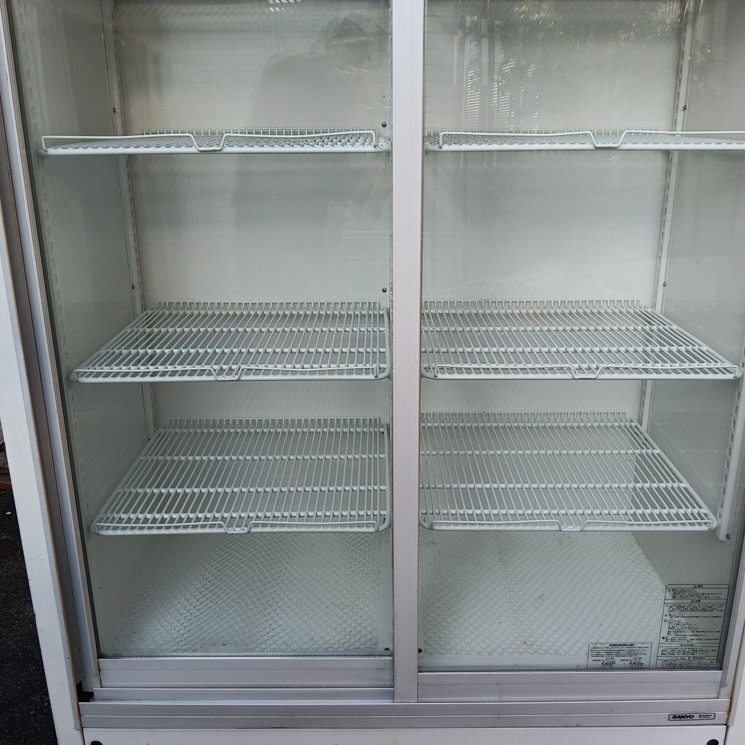 冷蔵リーチインショーケース