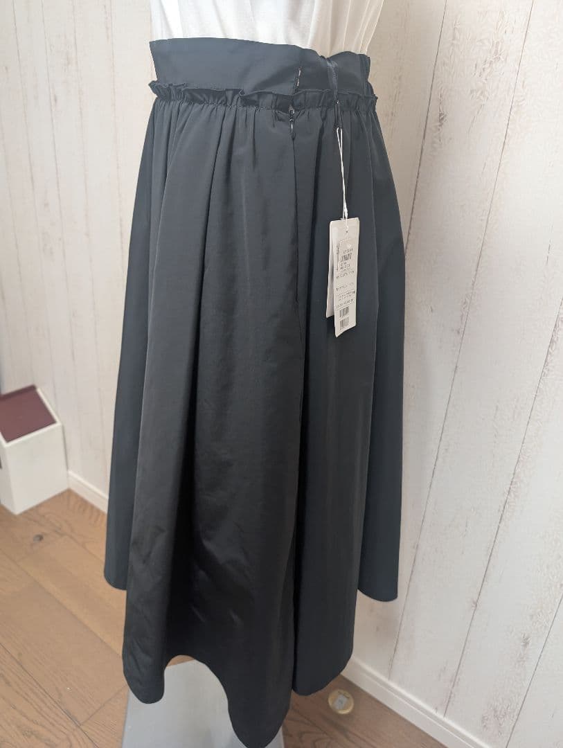 (未使用タグ付き) エムズグレイシー　40 黒フレアスカート