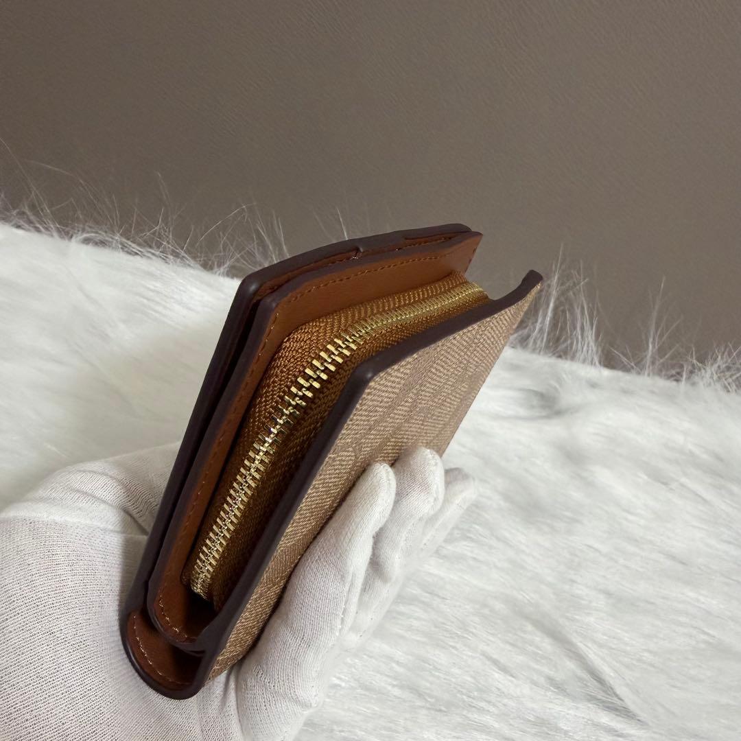 【新品未使用✨COACH】二つ折り財布/ベージュ/定期入れ/カード/シグネチャー