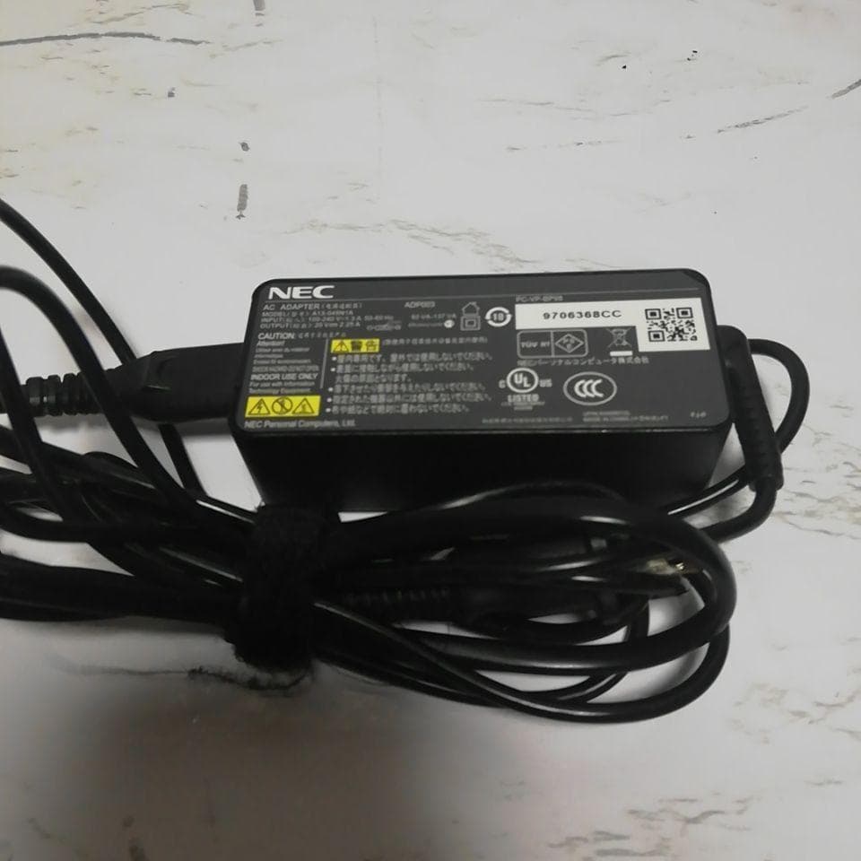 バッテリー絶好調！タッチスクリーン対応　NEC 8GB SSD256GB