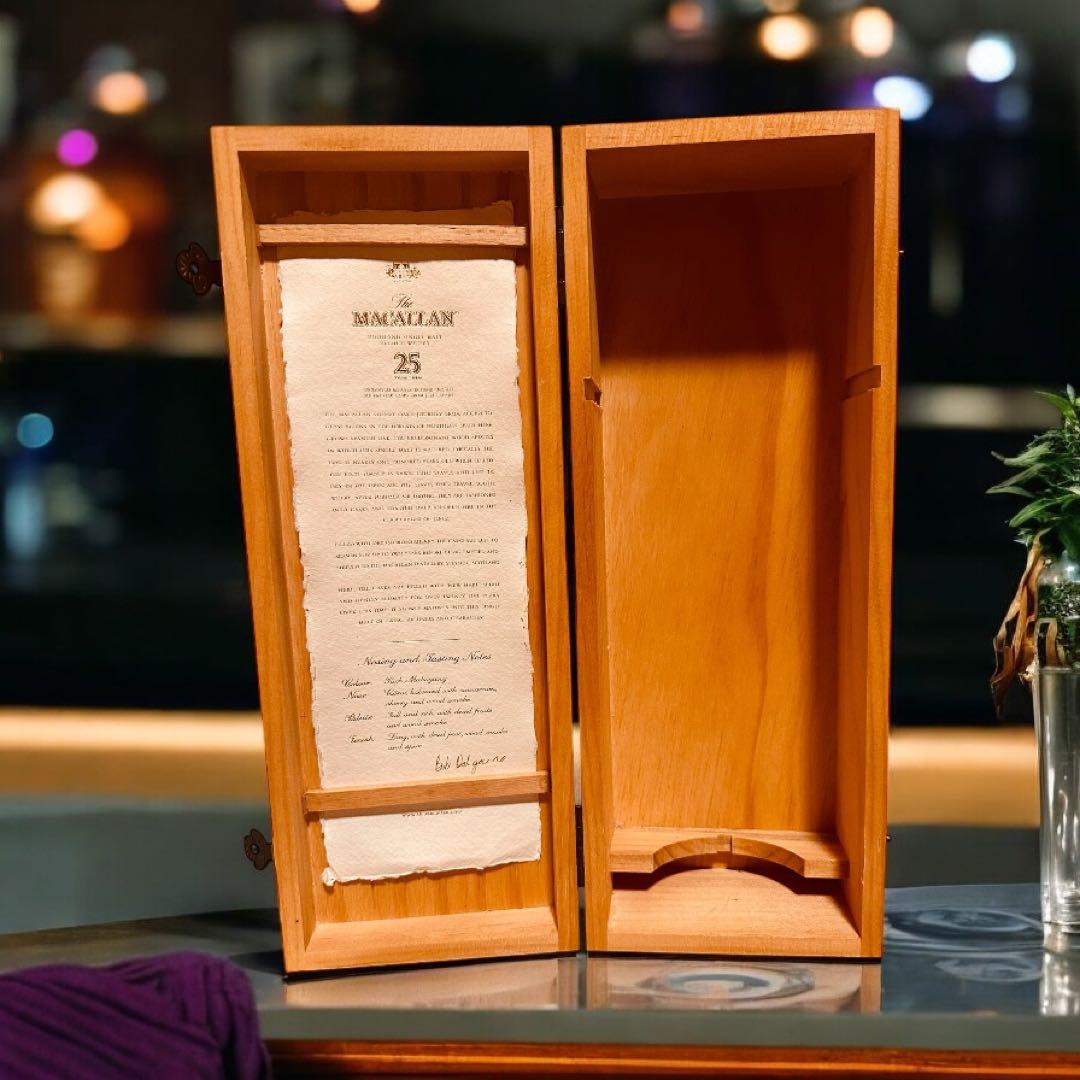 ❶マッカラン レアカスク ブラック空瓶ケース付／❷マッカラン25年 木箱のみ