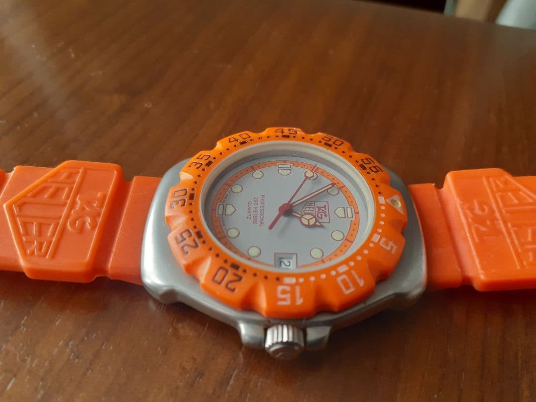 タグホイヤー　フォーミュラ1　プロフェッショナル200　クォーツ