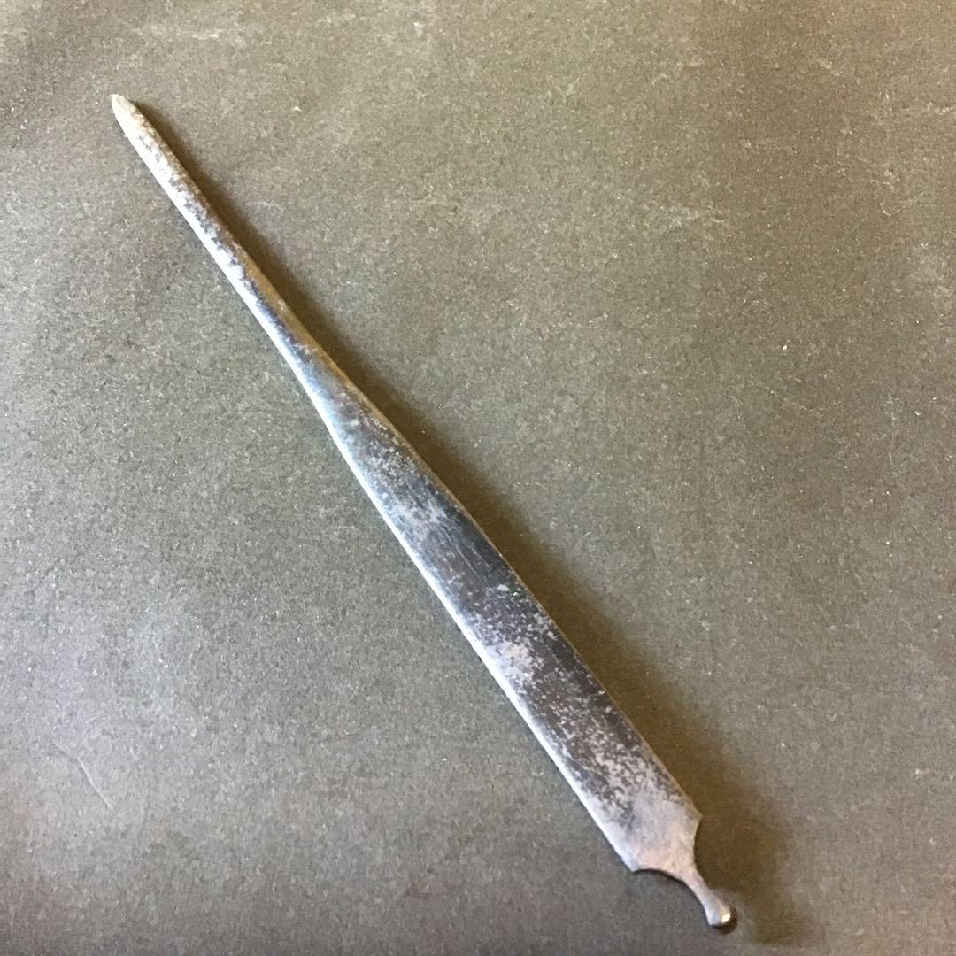 笄　銅地高彫色絵象嵌　「武具図柄」　江戸時代　　　　　　　書鍔箱