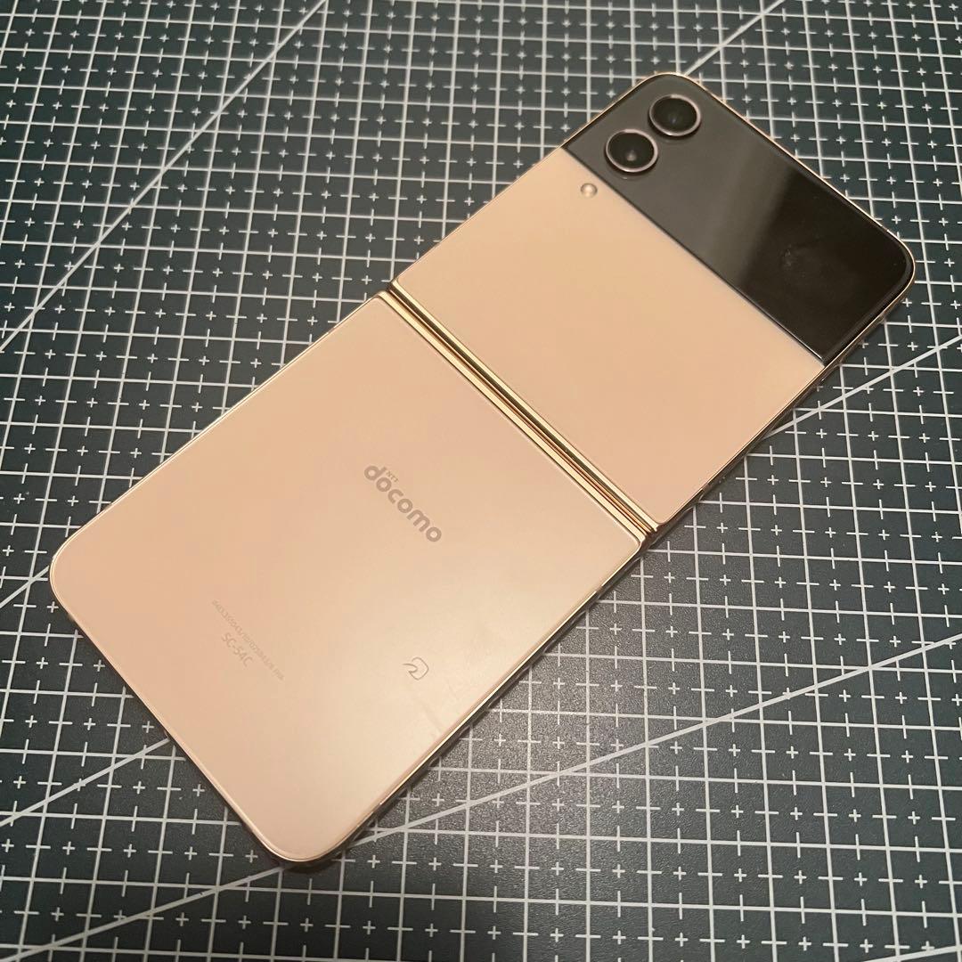 かなり綺麗　GALAXY z flip 4 本体　ドコモ　国内版