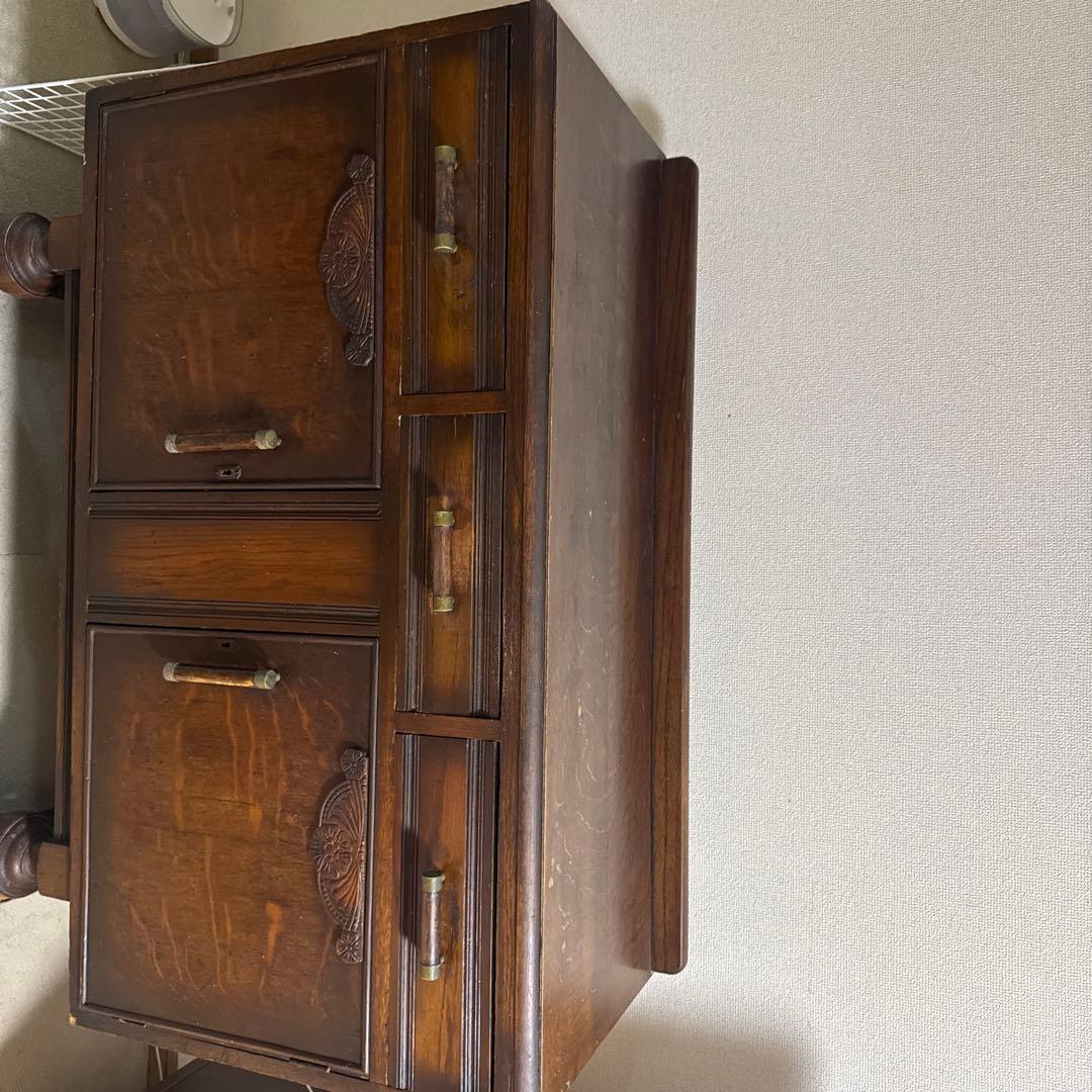 木製ダークブラウンキャビネット